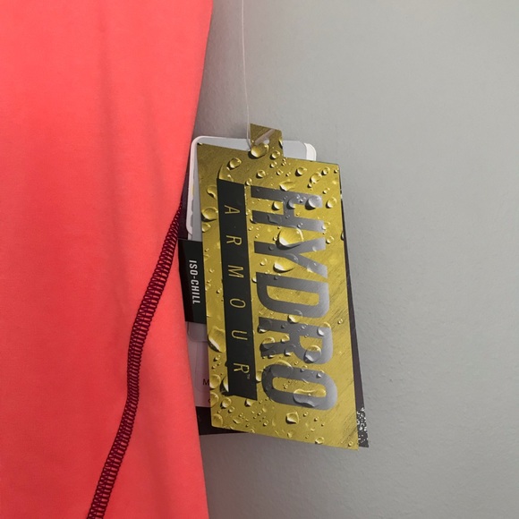 Under Armour short sleeve workout top, size medium - Picture 6 of 7